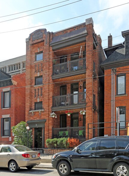 8 Forest Ave, Hamilton, ON à vendre - Photo du bâtiment - Image 2 de 2