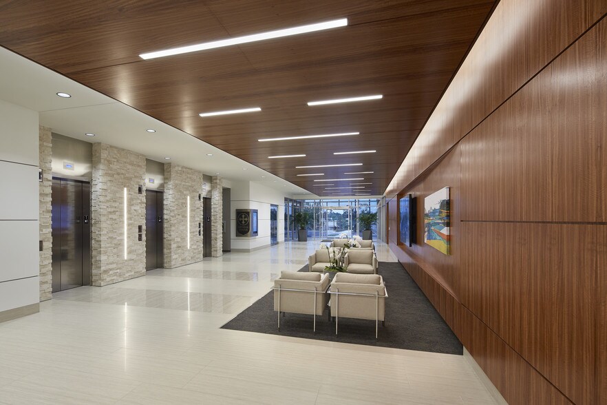 5425 Page Rd, Durham, NC à louer - Hall d’entrée - Image 2 de 7