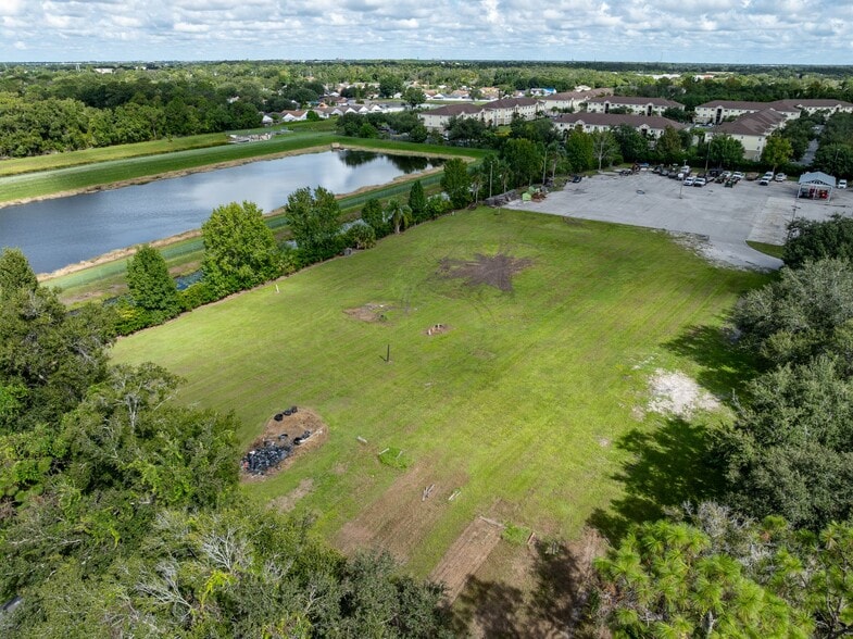 300 Goldenrod Rd, Orlando, FL à louer - Photo principale - Image 1 de 2