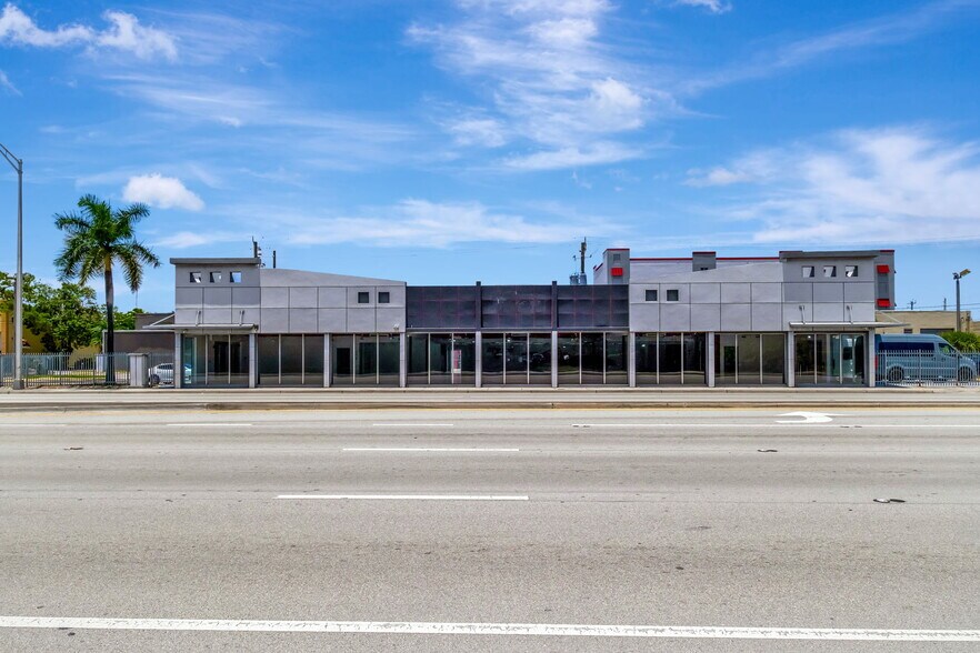 925 W Broward Blvd, Fort Lauderdale, FL à louer - Photo du bâtiment - Image 2 de 61