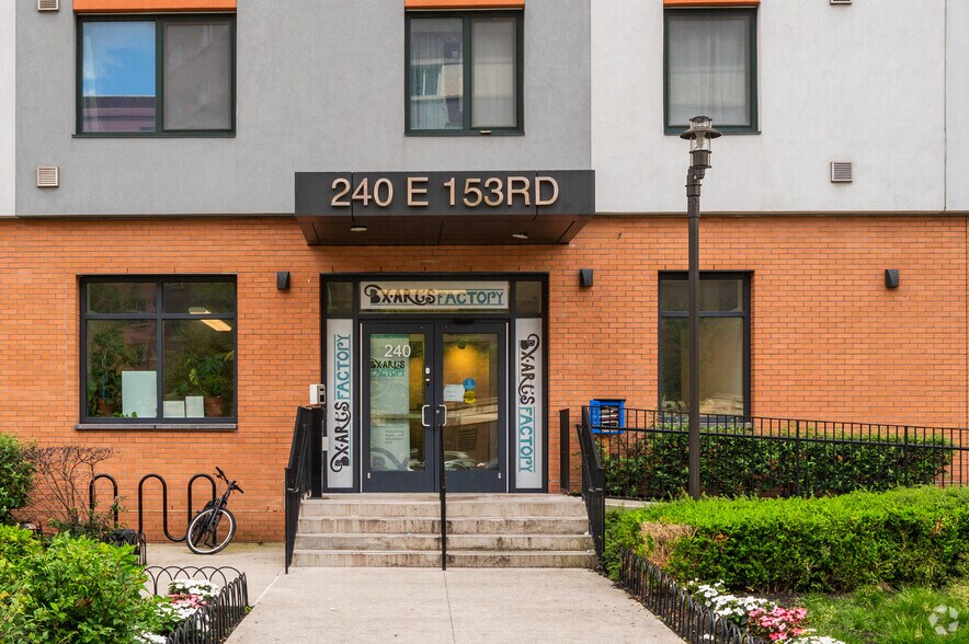 3000 Park Ave, Bronx, NY à vendre - Photo du bâtiment - Image 3 de 4