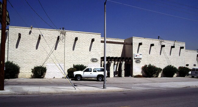 More details for 8040-8106 San Fernando Rd, Sun Valley, CA - Industrial for Lease