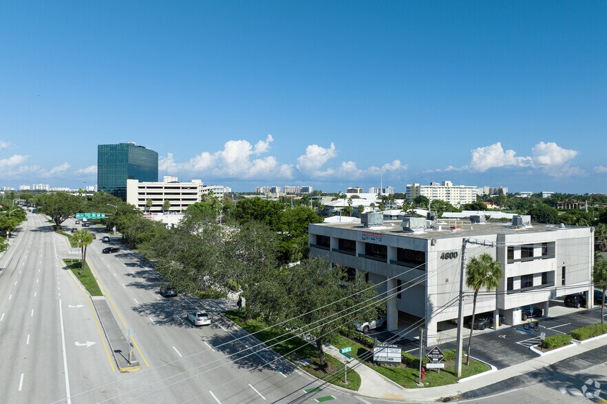 4800 N Federal Hwy, Fort Lauderdale, FL à louer - Photo du bâtiment - Image 3 de 9