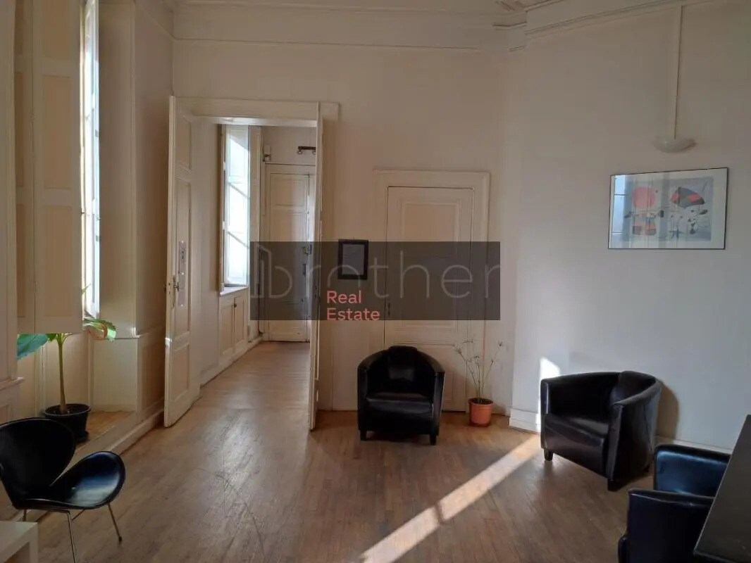 Office in Bordeaux for lease Interior Photo- Image 1 of 10