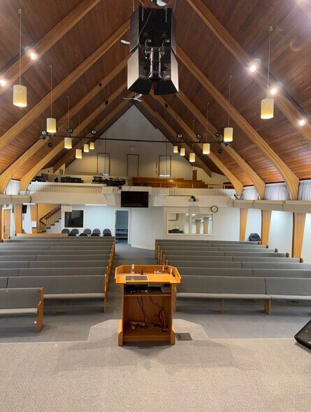 12420 87th St NW, Edmonton, AB à vendre - Photo du bâtiment - Image 3 de 5