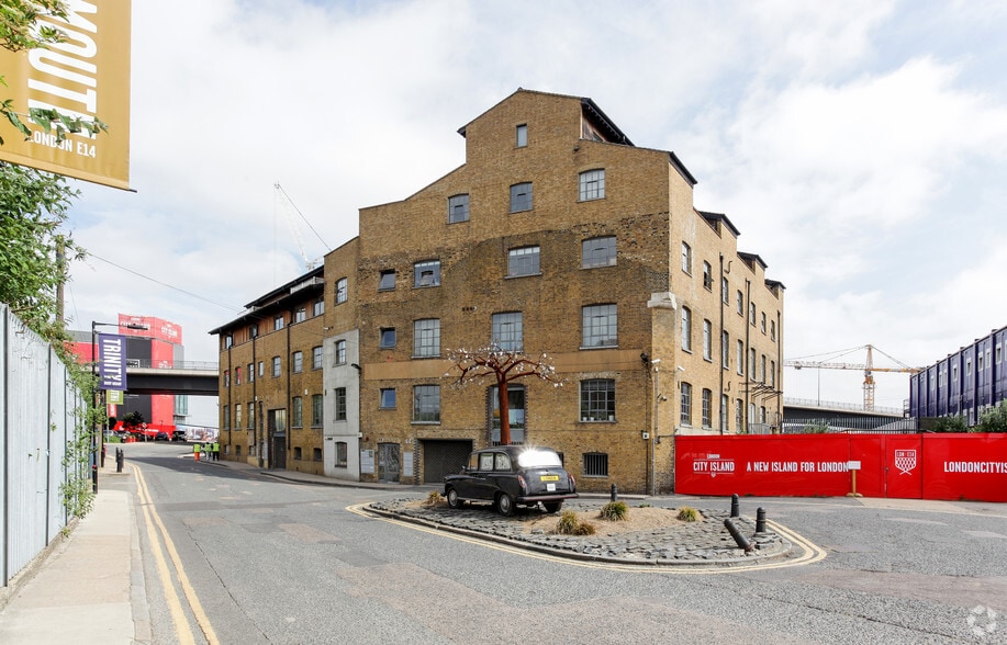 42-44 Orchard Pl, London for sale - Primary Photo - Image 1 of 1