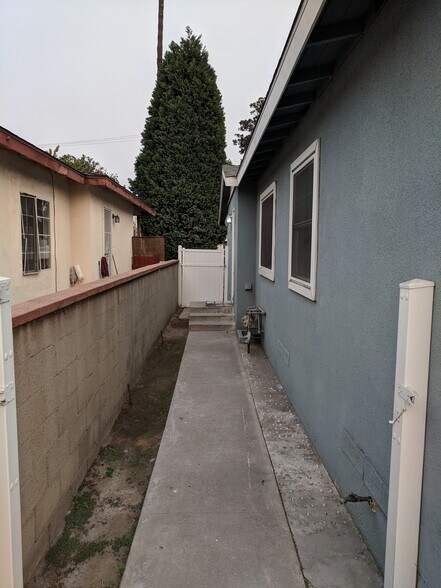 12843 Columbia Way, Downey, CA à vendre - Photo du bâtiment - Image 3 de 140