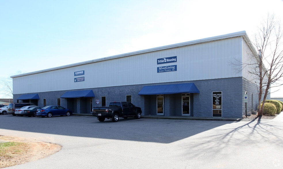 90 Mosswood Blvd, Youngsville, NC for lease - Primary Photo - Image 1 of 4