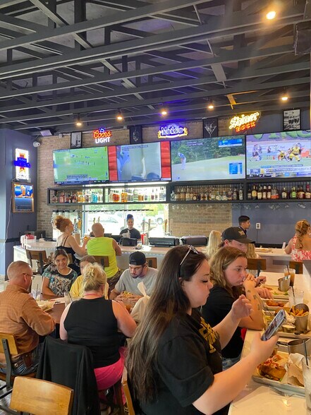 W Russell Ave portefeuille de 2 propriétés à vendre sur LoopNet.ca - Photo intérieure - Image 3 de 5