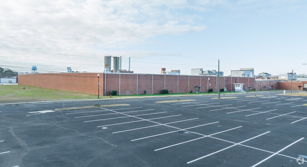 200 N 13th St, Erwin, NC for sale - Building Photo - Image 3 of 27