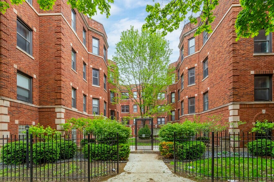 6849-6859 S Clyde Ave, Chicago, IL à vendre - Photo du bâtiment - Image 1 de 7