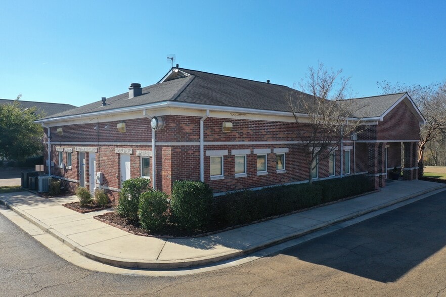 128 River View Dr, Flowood, MS for sale - Building Photo - Image 3 of 7