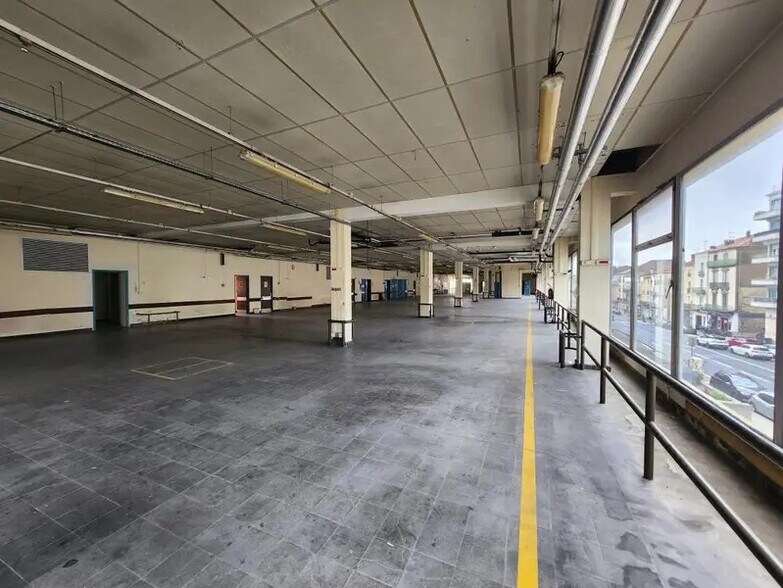 Retail in Béziers for lease - Interior Photo - Image 3 of 8