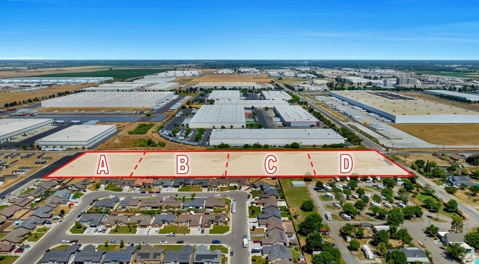 2495 American, Visalia, CA à vendre - Aérien - Image 2 de 5