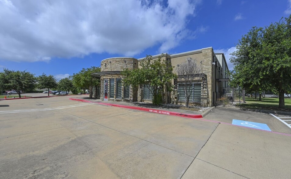 428 N Aston Dr, Sunnyvale, TX for sale - Building Photo - Image 3 of 11