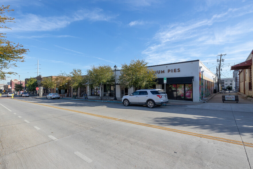 411 S Main St, Fort Worth, TX à vendre - Photo du bâtiment - Image 1 de 16