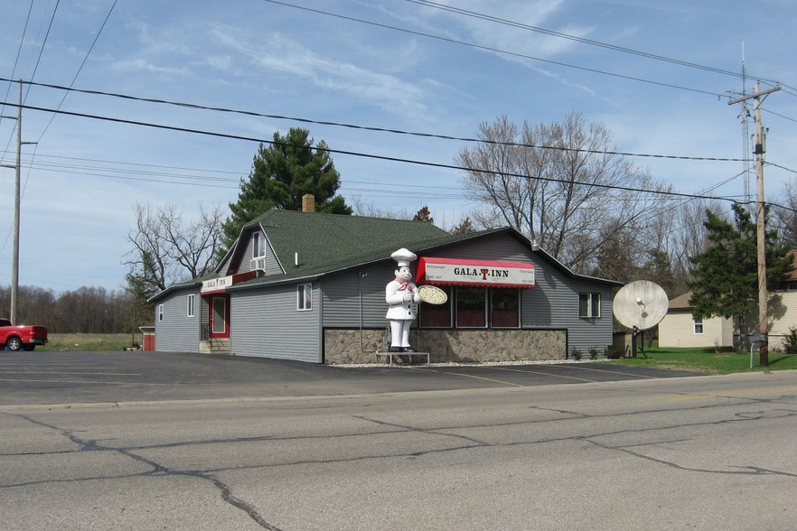 65108 Red Arrow Hwy, Hartford, MI for sale - Primary Photo - Image 1 of 1