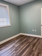 1376-1378 Papermill Pointe Way, Knoxville, TN for lease Building Photo- Image 2 of 7