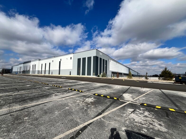 9590 Allpoints Pky, Plainfield, IN for lease - Building Photo - Image 2 of 7