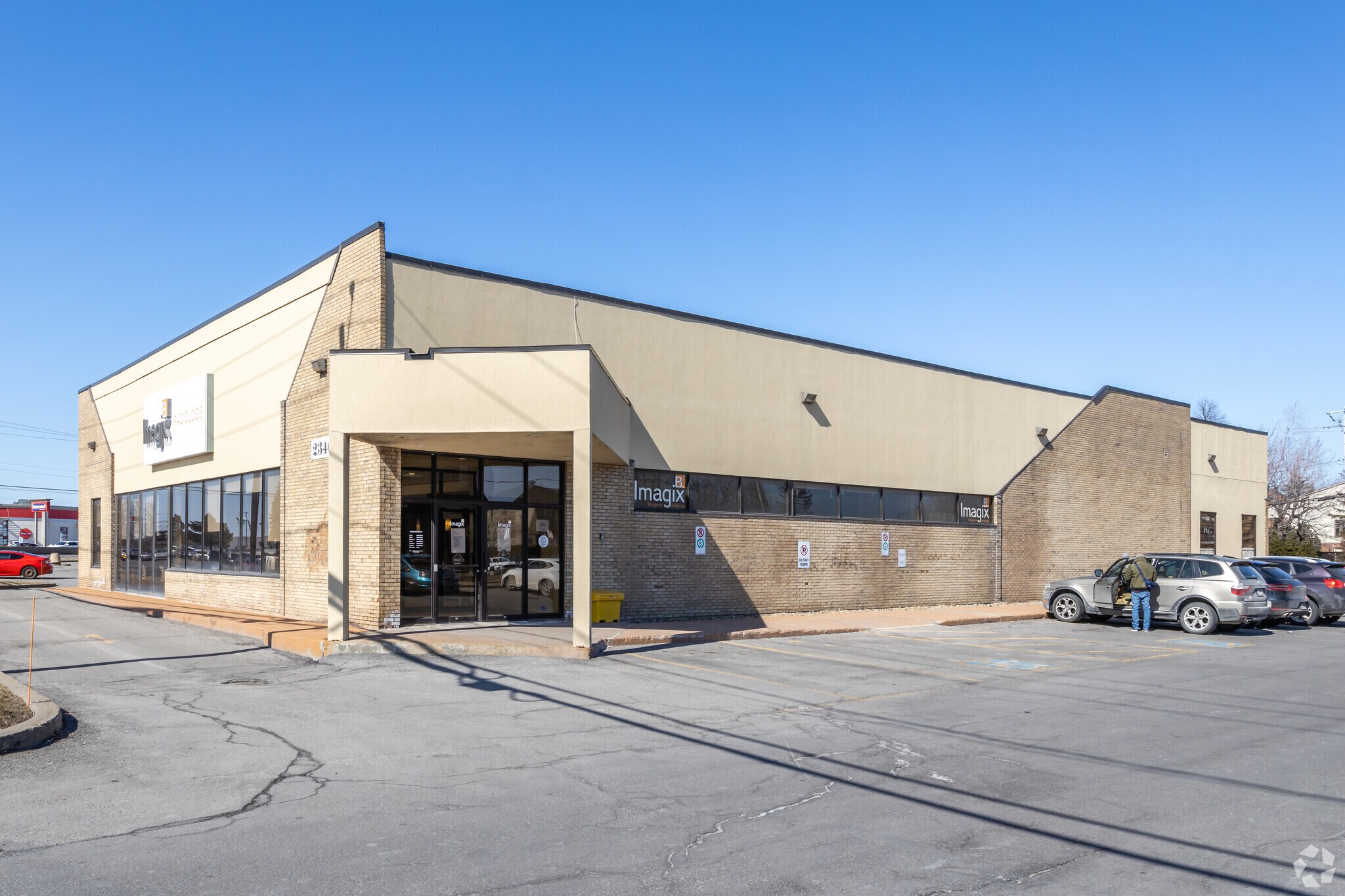 2340 Boul Lapinière, Brossard, QC for sale Primary Photo- Image 1 of 1