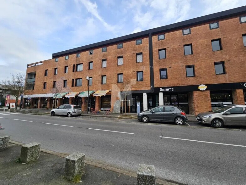 Bureau dans Évry-Courcouronnes à louer - Photo du bâtiment - Image 2 de 11