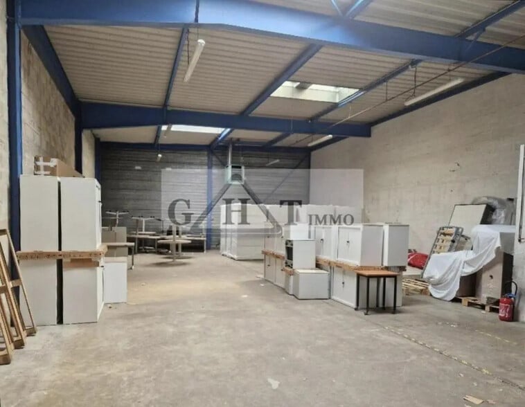 Retail in Ivry-sur-Seine for lease - Interior Photo - Image 2 of 8