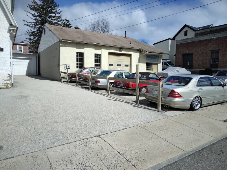 108 Cricket Ave, Ardmore, PA à vendre - Photo du bâtiment - Image 2 de 8