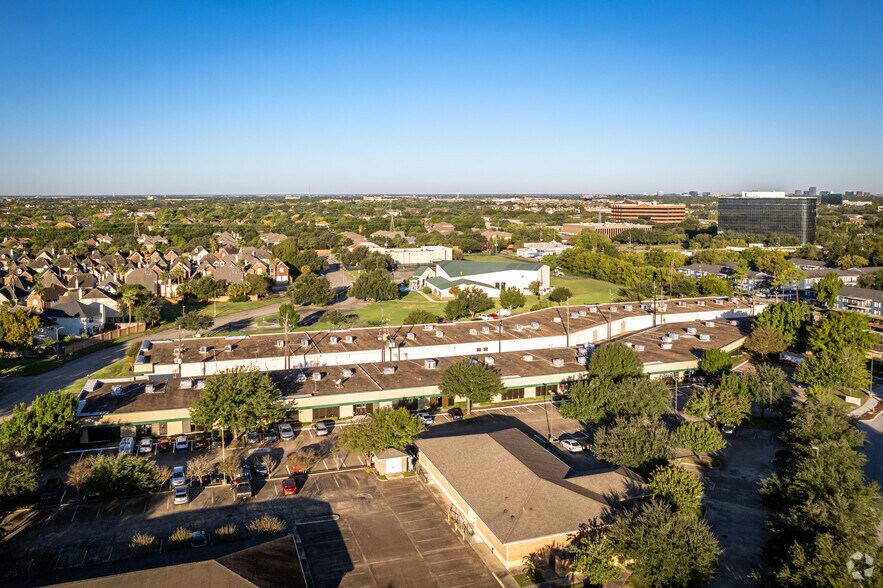 11200-11248 Wilcrest Green Dr, Houston, TX à louer - Aérien - Image 2 de 14