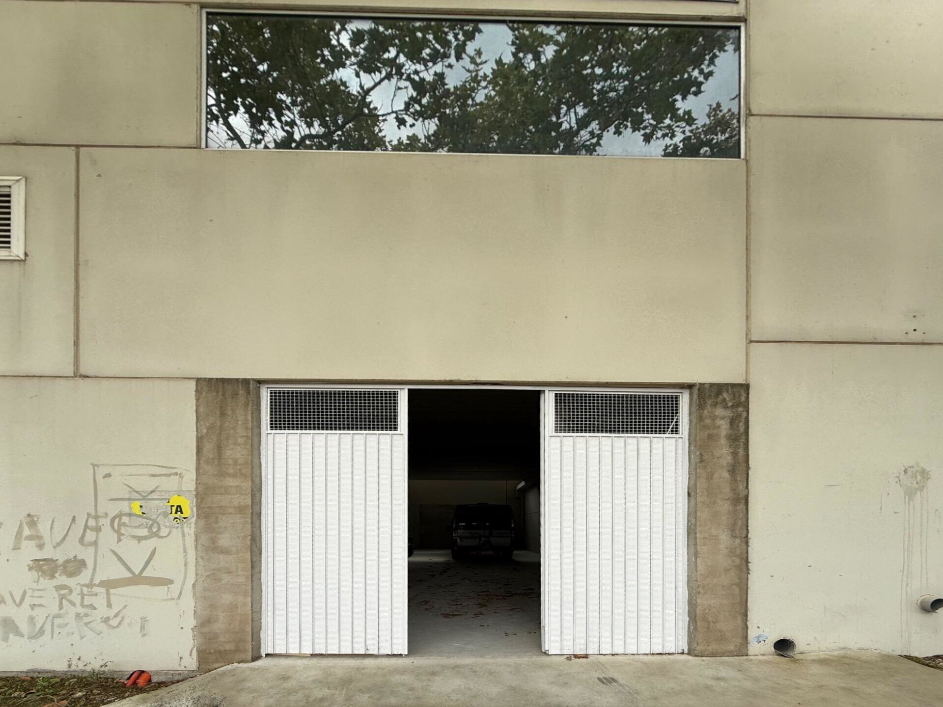 Retail in Amposta, Tarragona for lease Interior Photo- Image 1 of 4