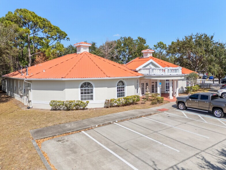 990 Palm St, Cocoa, FL à louer - Photo du bâtiment - Image 2 de 5