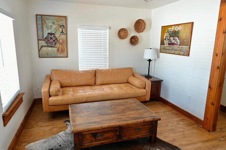 902 Main St, Blanco, TX à vendre - Photo intérieure - Image 2 de 31