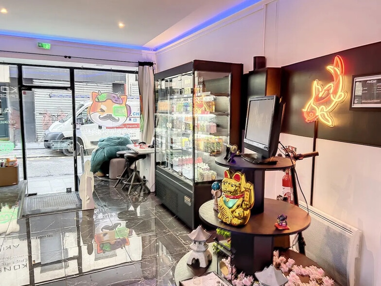 Retail in Paris for lease - Building Photo - Image 2 of 66