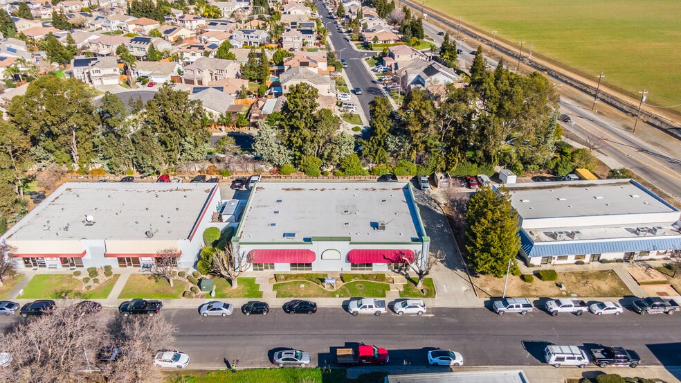27 Commerce Pl, Vacaville, CA for lease - Aerial - Image 3 of 7