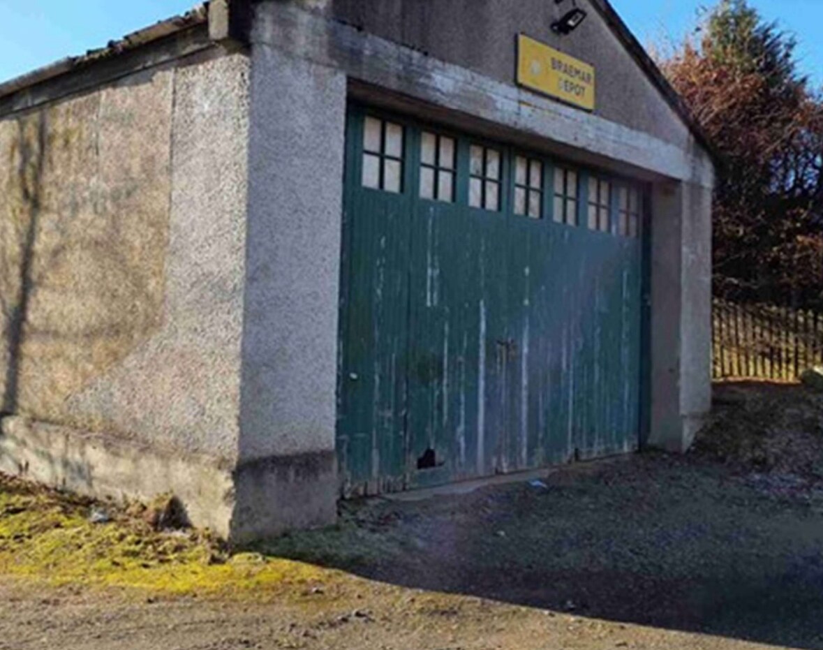 Castleton Pl, Braemar for sale Primary Photo- Image 1 of 1