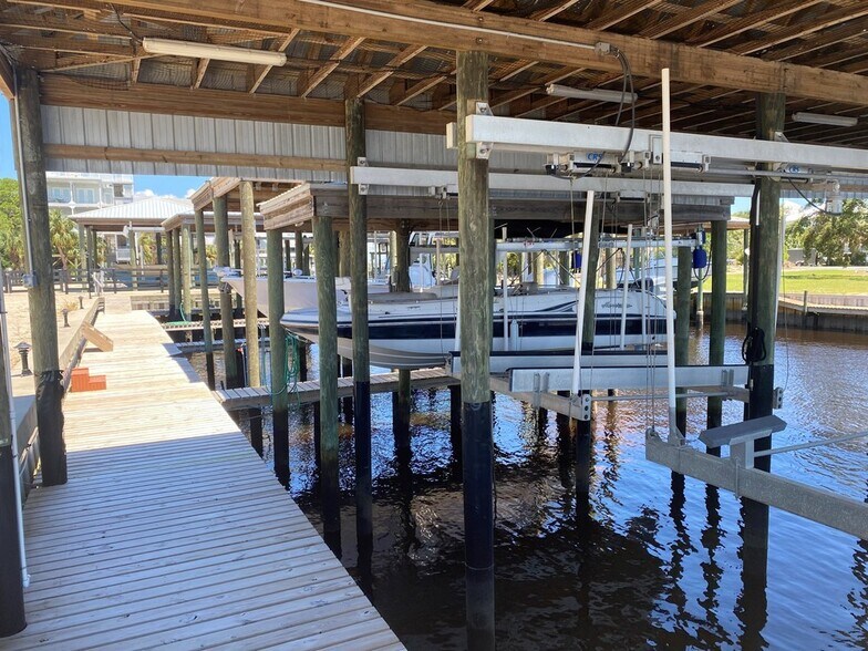 22 Top Sail Way, Panacea, FL à vendre - Photo du bâtiment - Image 3 de 9