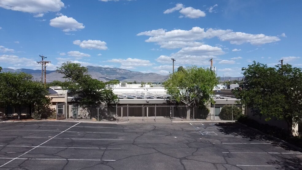 630 Manzano St NE, Albuquerque, NM à vendre - Photo du bâtiment - Image 1 de 3