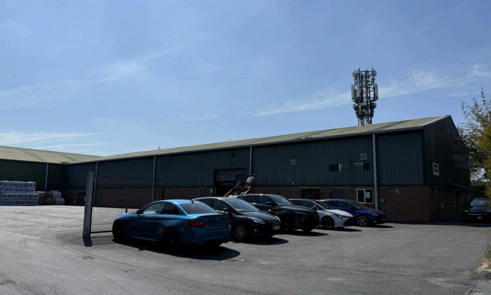 Holbrook Ave, Sheffield à louer - Photo principale - Image 1 de 2