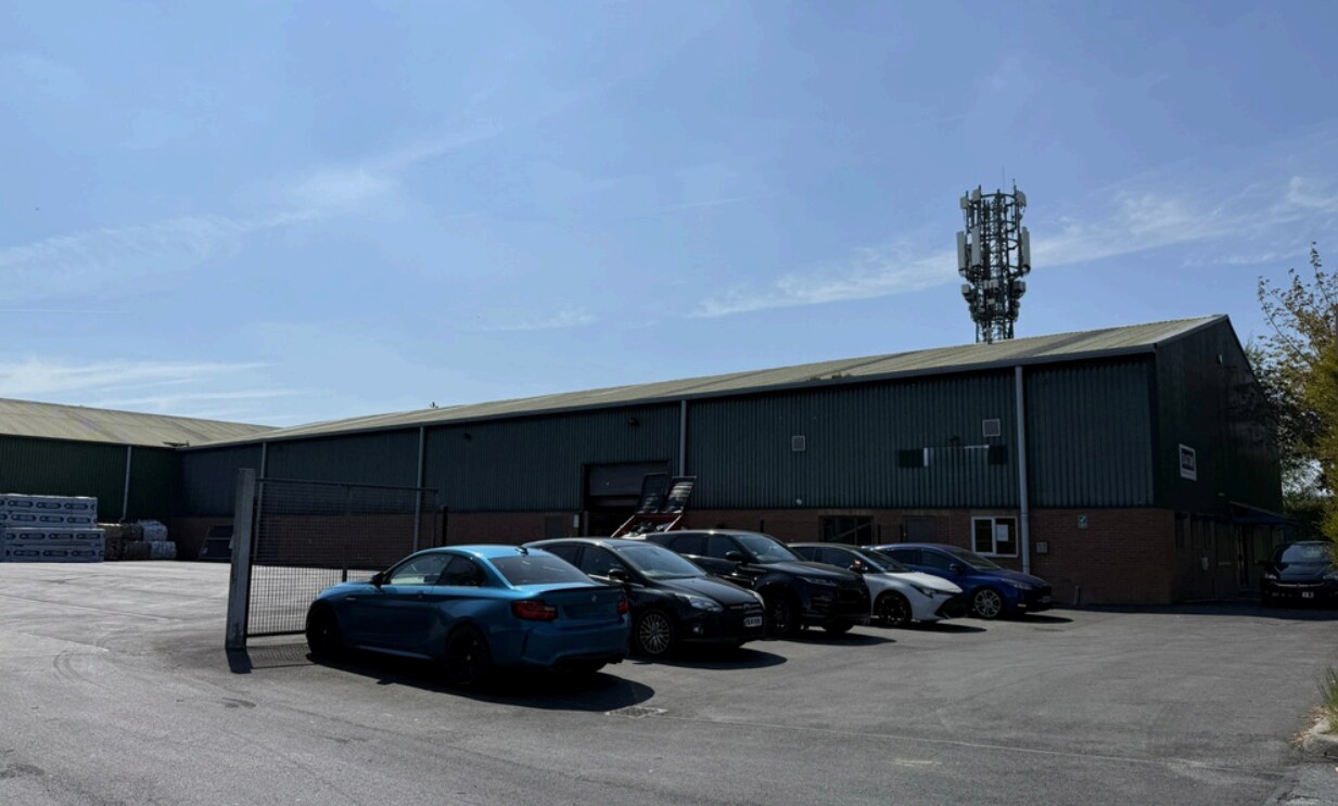 Holbrook Ave, Sheffield à louer Photo principale- Image 1 de 3