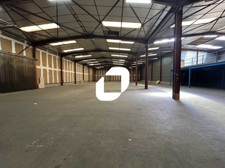 Flex in Aubervilliers for lease - Building Photo - Image 3 of 11