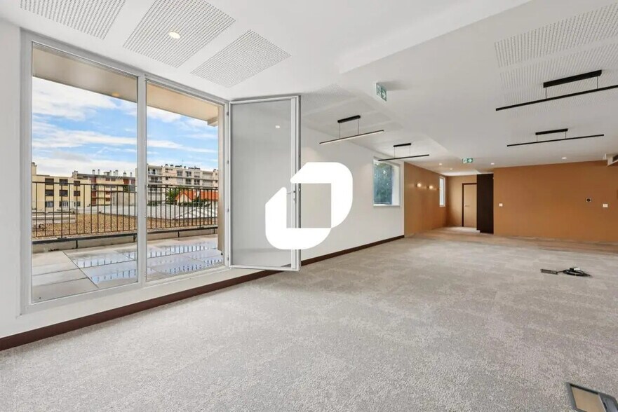 Office in Saint-Maur-des-Fossés for lease - Building Photo - Image 3 of 14