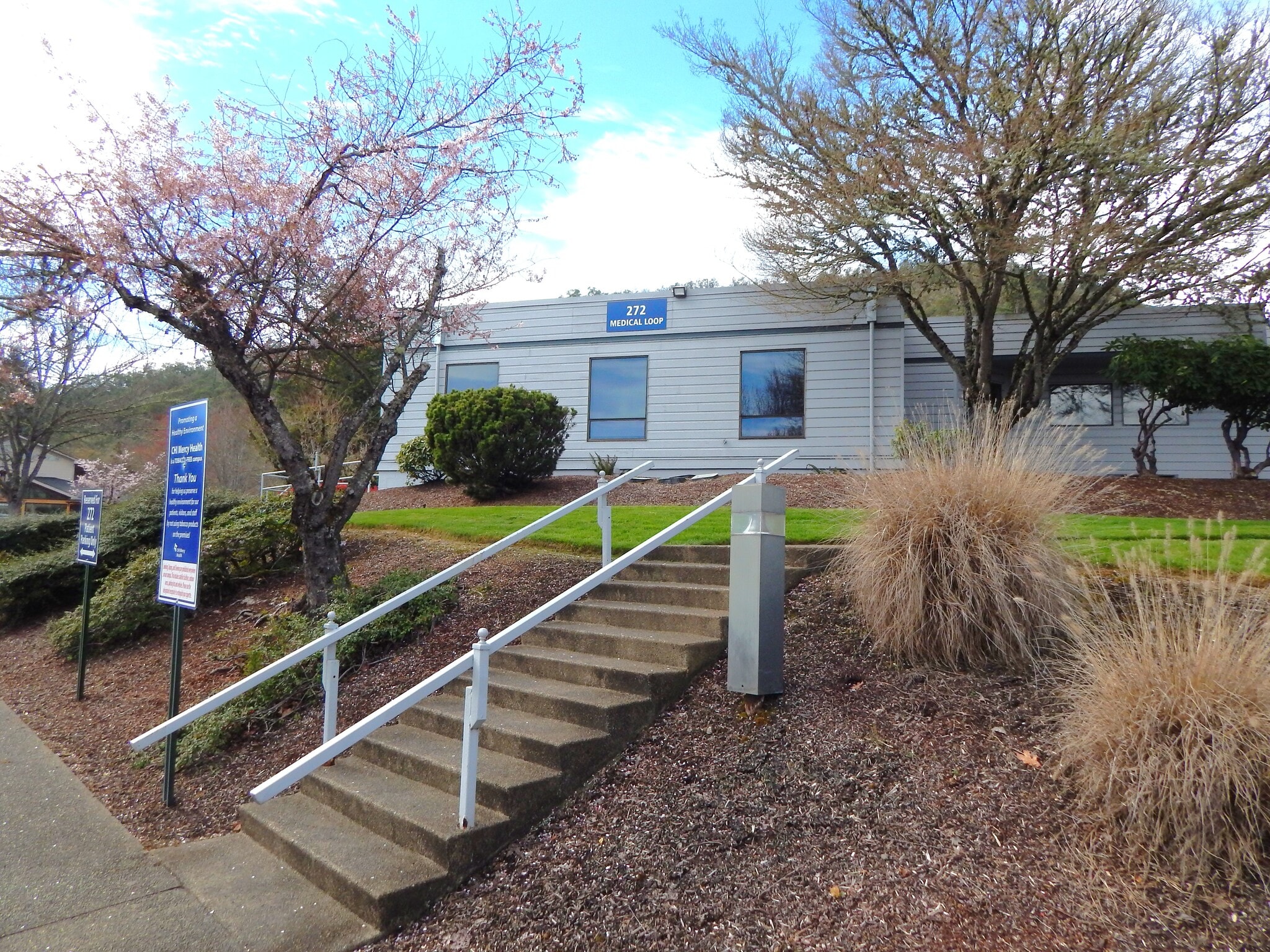 272 Medical Loop, Roseburg, OR for lease Primary Photo- Image 1 of 63