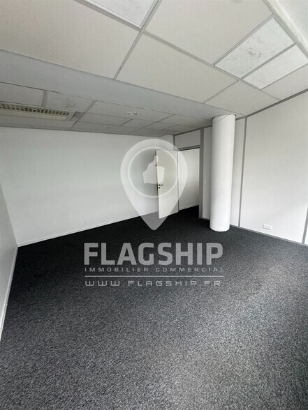 Bureau dans Pantin à louer - Photo du bâtiment - Image 3 de 7