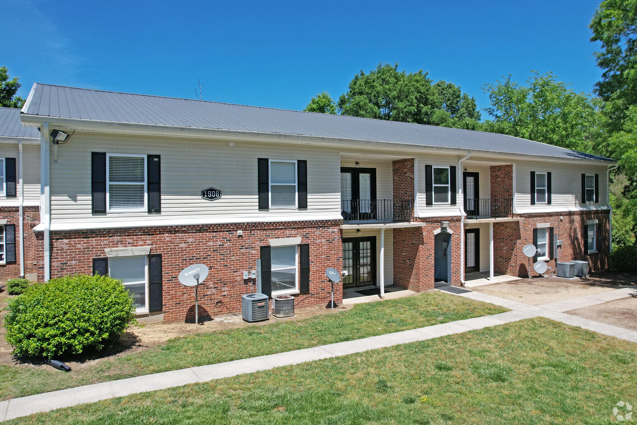 1900 Morningside Dr, Burlington, NC for sale Primary Photo- Image 1 of 1