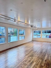 10522 Lake City Way NE, Seattle, WA for lease Interior Photo- Image 1 of 8