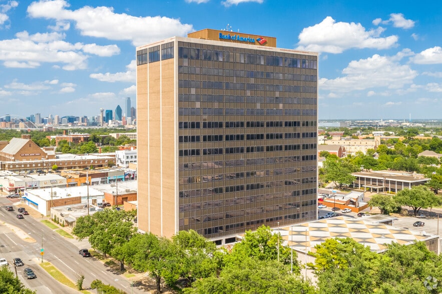 400 S Zang Blvd, Dallas, TX à louer - Photo du bâtiment - Image 2 de 37