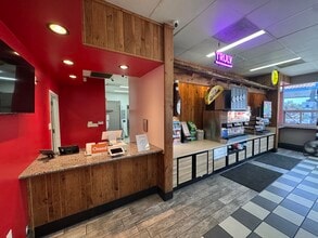 1211 E Vista Way, Vista, CA for lease Interior Photo- Image 1 of 11