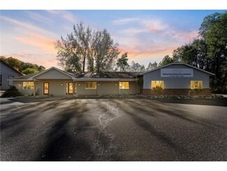 Plus de détails pour 821 Us-8, Saint Croix Falls, WI - Commerce de détail à vendre