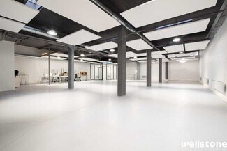 Plus de détails pour 90-92 Rue Marguerite De Rochechouart, Paris - Bureau à louer