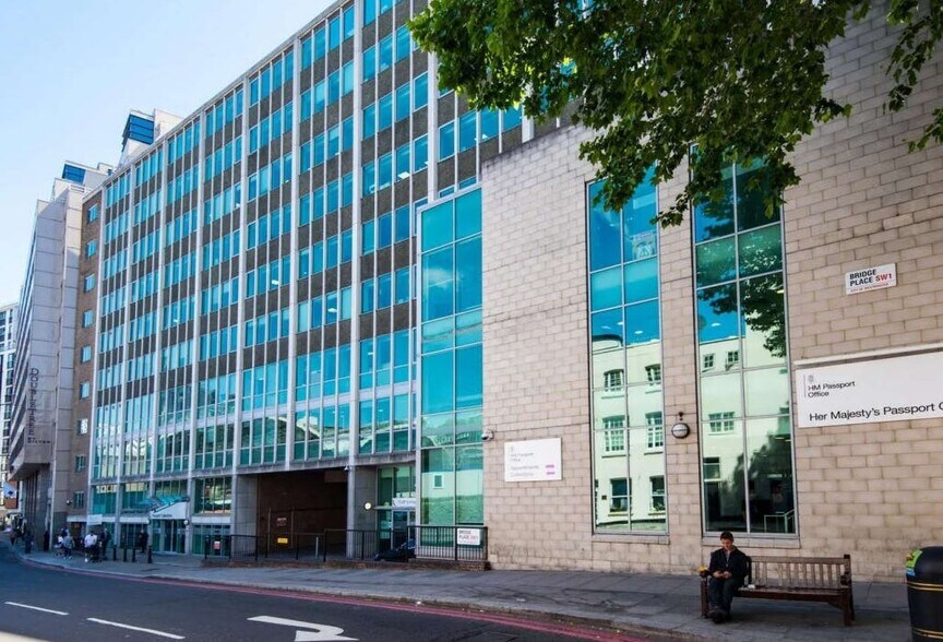 89 Eccleston Sq, Londres à louer - Photo du bâtiment - Image 1 de 5