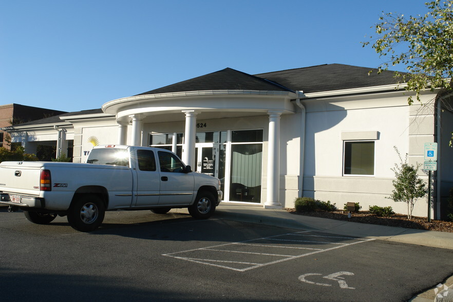 9524 Monroe Rd, Charlotte, NC for lease - Primary Photo - Image 1 of 4